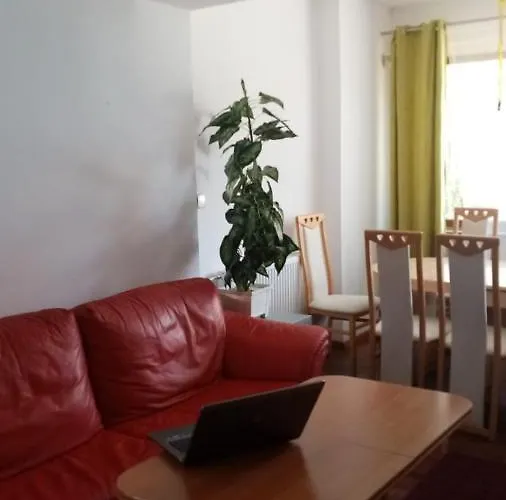 Casa de hóspedes Tanagra- *